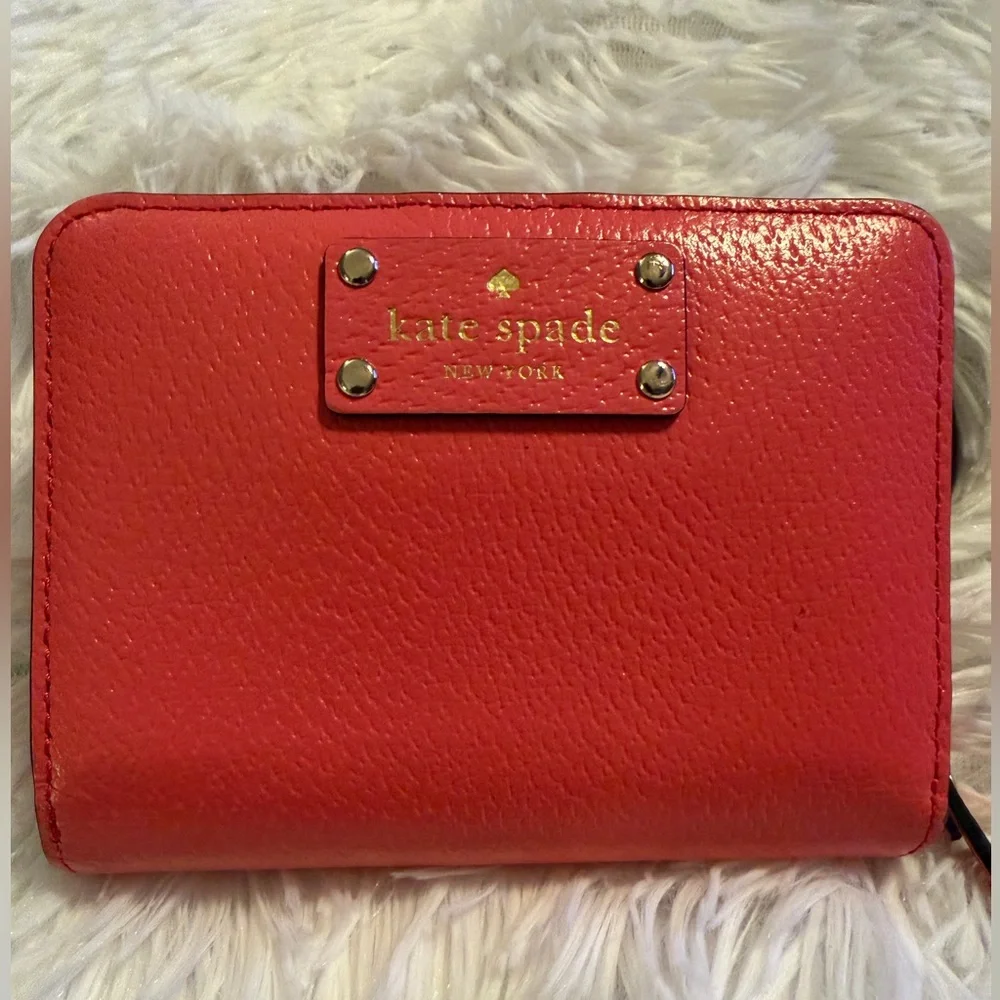 Kate Spade Coral Leather Wallet - Picture 1 of 9